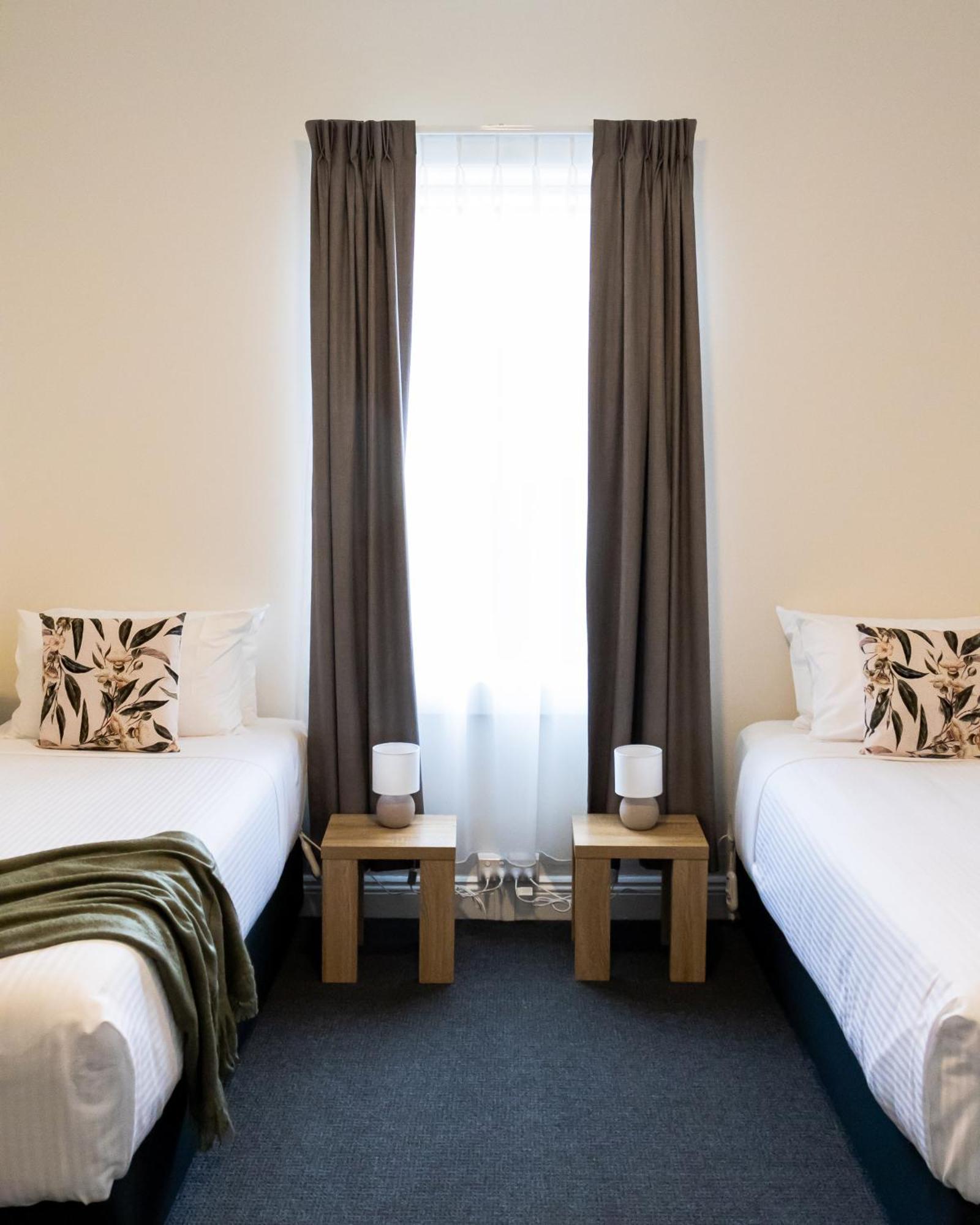 Zig Zag Motel & Apartments Літґоу Екстер'єр фото